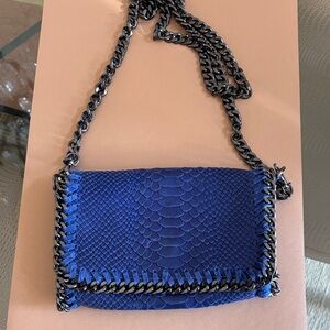 Elegant Blue Crossbody Bag with Chain Detail